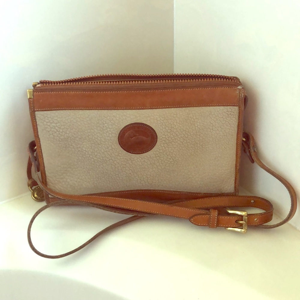 Vintage Dooney & Bourke crossbody zipper bag